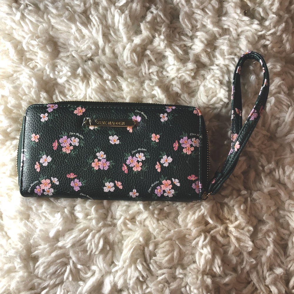 Steve Madden Wallet/Clutch/Wristlet Black Floral NWOT